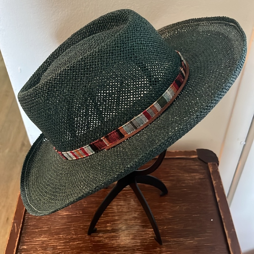 Summer Club Australia Green Straw Hat with Chin Strap Size L